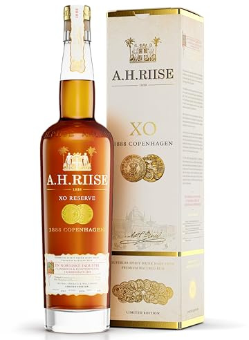 A.H. Riise Copenhagen Gold Medal | Premium Spirituose auf Rumbasis |Karibik|Lieblich, Fruchtig | 700 ml | 40% Vol. Die Verpackung kann variieren und enthält eine kleine Goodie-Flasche.
