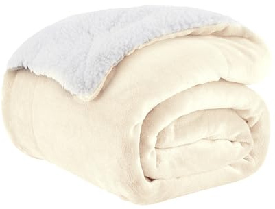 CELESTA Sherpa Kuscheldecke Flauschige 150 x 200 cm XL, Winterdecke Extra Dicke & Schwer, Wohndecke für Sofa Couch Bett, Warm & Weich, Beige