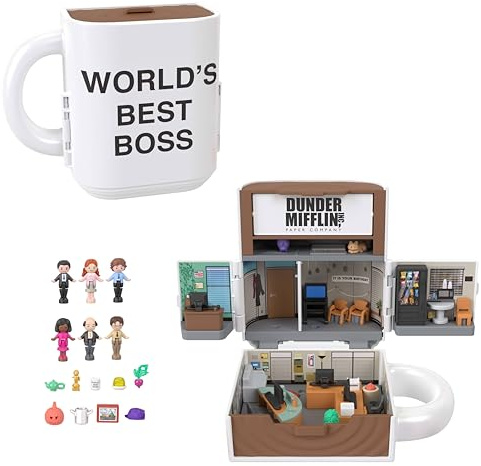 Polly Pocket x The Office, playset cofanetto con 6 bambole e 9 accessori, giocattolo da collezione in collaborazione, esterno a forma di tazza da caffè, JCC19