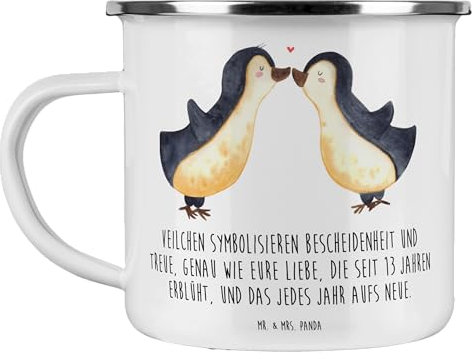 Mr. & Mrs. Panda Camping Emaille Tasse 13. Hochzeitstag Veilchenhochzeit - Geschenk, Hochtzeit, Ehefrau, Partnerschaft, Hochzeitsgeschenke, Liebe,