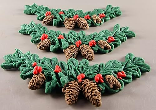 3 x Edible 3D Christmas Garlands Wreaths with red berries icing toppers, cake cupcakes decorations