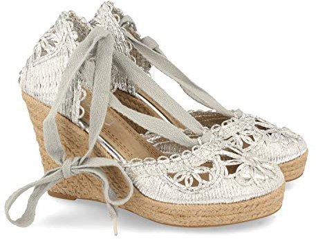 Sandalia Valenciana de Mujer Estilo Vintage con Cuna de Yute, Pala con Tiras Cosidas en Forma de Petalos de Flor y Cordones en el Tobillo. Primavera Verano 2020.. Talla 38 Plata