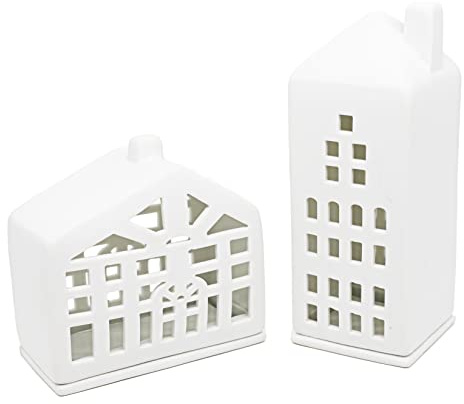Parusia® Lichthaus 2er Set „Zuhause“ aus matt glasierten, weißen Keramik | Das Windlicht besteht aus einem Fachwerkhaus und Wohnhaus | mit passendem Kerzenteller | dänisches Design