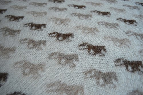 Wolldecke | Wohndecke | Tagesdecke aus Islandwolle - Beige - Islandpferde Isländer Tölter Pferde Muster Größe one size
