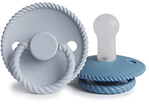 FRIGG Rope Silikon Schnuller | Schnuller 2 Packung | Symmetrischer Sauger in Kirschform | BPA-frei | Hergestellt in Dänemark | Silikon Schnuller | (Ocean View/Powder Blue, Größe 2 (6-18 Monate))