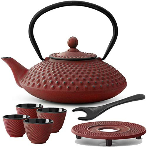 Bredemeijer Teekanne asiatisch Gusseisen Set 1.25 Liter - rote Gusskanne mit Henkel & Edelstahl Tee-Filter Sieb-Einsatz für losen Tee & 4 Teebecher (Tassen) & Untersetzer & Deckelheber