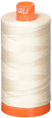 Aurifil Mako bomullstråd solid 50 W 1422yds Oyster, gul