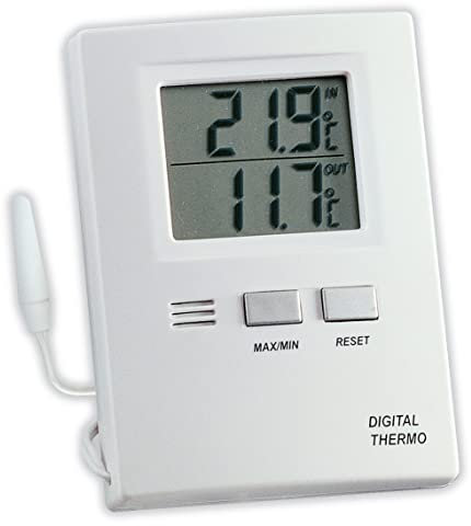 TFA Dostmann Digitales Innen-Außen-Thermometer, funktionales Display, Höchst- und Tiefwerte, Innen - und Außentemperatur, L 62 x B 20 (55) x H 85 mm, Weiß