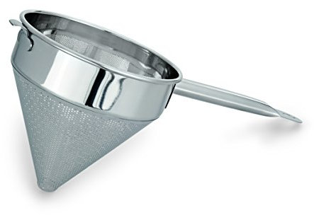 Spitzsieb aus Chromnickelstahl - mit Hohlgriff und feiner Lochung, in verschiedenen Durchmessern erhältzlich/Ø 18, 20, 24, 27 oder 30 cm (Ø 24 cm)
