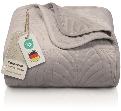 Gräfenstayn Premium Tagesdecke 200x220 cm – Bettüberwurf mit Nahtloser Steppung & Blatt-Design – Samt-Decke – weich, knitterfrei & pflegeleicht – Überwurf für Bett & Sofa (Taupe)