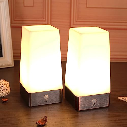 WRalwaysLX Nachttischlampe, drahtlos, PIR-Bewegungsmelder, LED-Nachtlicht, 3 Modi, batteriebetrieben, kleine Tischlampe, 3 x 1,5 V AAA-Batterie, empfindliche tragbare bewegliche Lampe, 2 Stück…