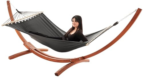di volio Hängematte mit Holzgestell Lärchenholz 150 kg Outdoor Relax Trevia | Teak-Finish, imprägniert, 65 % Baumwolle, Spreizstangen, Karabinerhaken, belastbar bis 150 kg, pflegeleicht