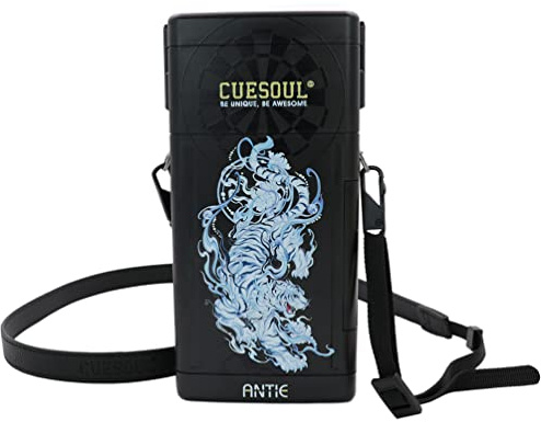 CUESOUL ANTIE Hard Dart Case, Hält 6 Steeldarts/Soft Tip Darts und zusätzliches Zubehör, mit Vier mythologischen Symbolen, langlebig