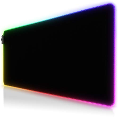 TITANWOLF - RGB Tappetino per Mouse da Gioco XXL - Mouse Pad Gaming - 900x400mm - 7 Colori LED e 4 Effetti - Precisione e velocità - Lato Inferiore gommato - Lavabile - per Computer PC e Laptop
