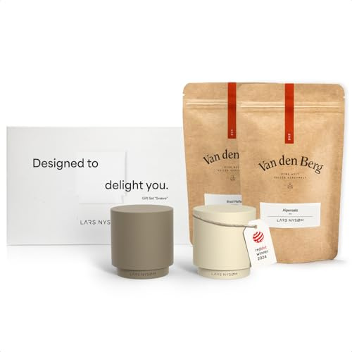 LARS NYSØM Geschenkset mit Salz und Pfefferstreuer & Gewürze - Mini Designer Salzstreuer & Pfefferstreuer mit feinstem Alpensalz und Brasil Pfeffer in ansprechender Geschenkbox (Brown/Beige)