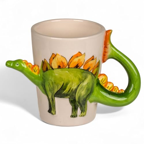 MIJOMA Dinosaurier Becher Set – 3D Henkelbecher aus Dolomit, ca. 300 ml, Kinder Tassen mit Dino-Motiven, handbemalt, Keramik Tasse für Jungen & Mädchen (Stegosaurus)
