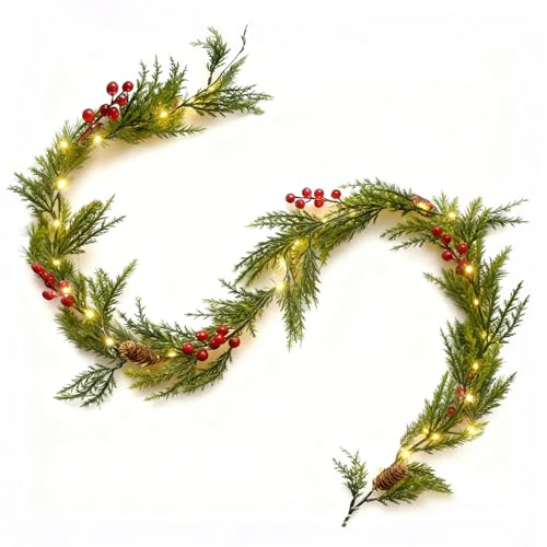 TZQFROCE Weihnachtsgirlande mit Beleuchtung 1.8M 35LEDs Künstliche Tannengirlande mit Rote Beeren Tannenzapfen Weihnachtsgirlande für Kamin, Adventskranz Deko