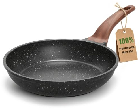 YASHE Bratpfanne 26 cm, Induktion, ungiftig, PTFE- und PFAS-frei | Aluminiumgusspfanne mit Antihaftbeschichtung und Holzoptik-Griff; gleichmäßige Wärmeverteilung; für alle Herdarten