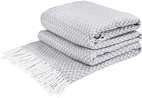 LYHome Baumwolldecke 140x200 cm, Kuscheldecke Aus Baumwolle | Picknickdecke, Tagesdecke, Sofadecke, Sofaüberwurf, Wohndecke & Bettüberwurf | Hellgrau - Weiß Chevron