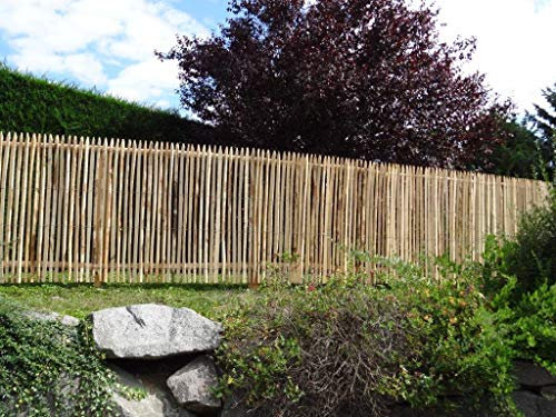 Gartenwelt Riegelsberger Premium Staketenzaun aus Kastanie Rollzaun Lattenabstand 2-3 cm Zaunlänge 5 m Höhe 175 cm inkl. Pfosten & Krampen