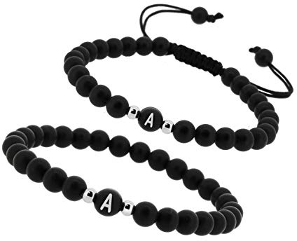 Just4Trend Personalisierte Pärchen Namensarmbänder | Partnerarmbänder mit Onyx 6mm | Perlenarmband | Individueller Schmuck A-Z Freundschaftsarmband mit Gravur für Mann und Frau
