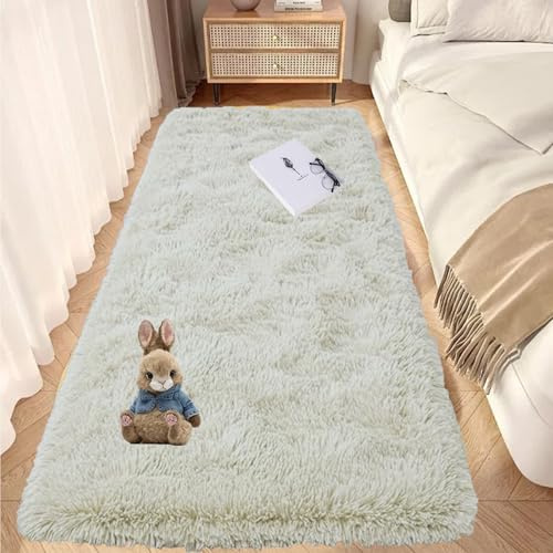 GOUTUI Shaggy Flauschiger Teppich 60 x 200 cm Anti-Rutsch Unterseite Warmer Fellteppich Weich & Schmutzabweisend Für Schlafzimmer Kinderzimmer Wohnzimmer, Weiß