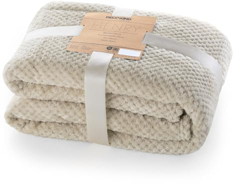 DecoKing Kuscheldecke 150x200 cm Cappuccino Decke Microfaser Wohndecke Tagesdecke Fleece weich sanft kuschelig skandinavischer Stil beige Henry