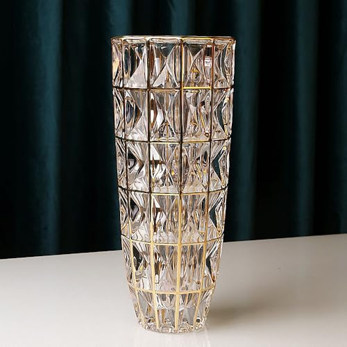 Eine 30 cm hohe handbemalte vase aus goldenem Glas.