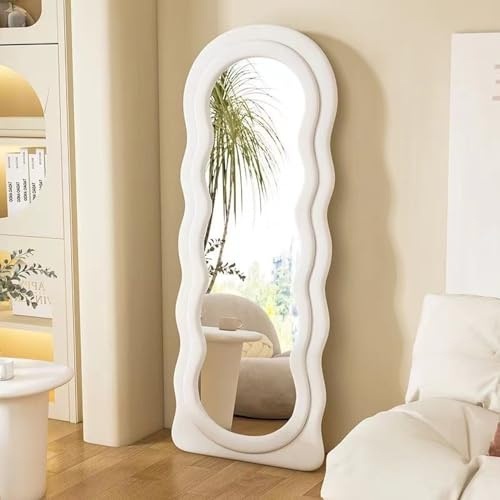 FAANAS Spiegel in voller Länge Bodenspiegel 63x24, Unregelmäßiger Wandspiegel Gewellter Ganzkörperspiegel für Schlafzimmer Wohnzimmer, Hängend Oder an die Wand Gelehnt, Beige