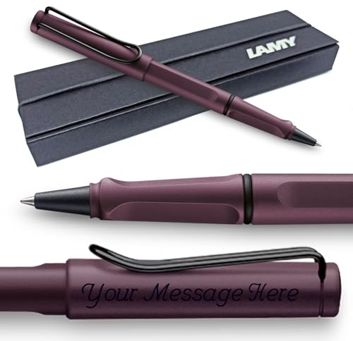 Lamy Safari Tintenroller mit personalisierter Gravur, für Geburtstage, Schul- und Firmengeschenke, inklusive blauer Mine M 63, in hochwertiger Geschenkbox (Scharlachrot)