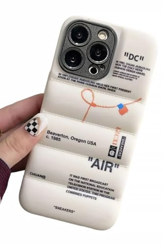 Iaiyoxi, gepolsterte Schutzhülle mit Sportschuh-Marken-Design für iPhone 13 Pro Max, Sneakers-inspirierte weiße oder schwarze Etiketten, weich, weiße, gepolsterte Schutzhülle für iPhone Modelle 14, 13