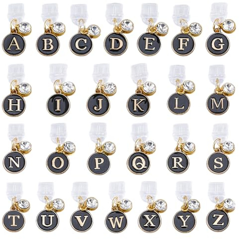 DICOSMETIC 26 Stück Staubstecker Anhänger Buchstabe Typ-C Ladeanschluss Anhänger Schwarz Handy Anhänger Steckerabdeckung Kunststoff Staubstecker Mit Legierung A-Z Anhängern USB Anschluss Schutzkappe