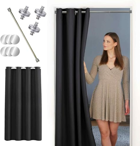 tinycurtains, Thermo Türvorhang mit Vorhangstange & Magneten zum Abdichten, einfache Montage ohne Bohren in 1 Min (210 x 150 cm schwarz + Stange Silber 55-90 cm + 6 Magnete)