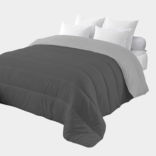 Corredocasa Trapunta 4 Stagioni Made in Italy Piumone Imbottitura 350gr/mq Coperta in Morbida Microfibra di Poliestere Casa (Grigio Chiaro/Grigio Scuro, Una Piazza e Mezzo 220x260 cm)