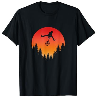Einrad springen bei romantischem Sonnenuntergang T-Shirt