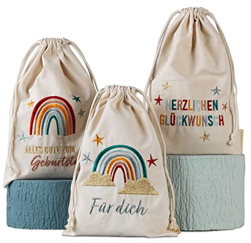 Papierdrachen 3 Geschenksäckchen zum Geburtstag - Regenbogen - aus Baumwolle - wunderschön und hochwertig bestickt - ideal zum Verpacken von Geschenken - Größe 20x30 cm mit Zugband