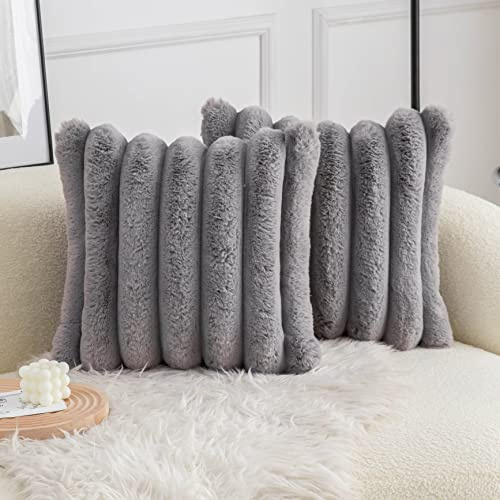 Neelvin 2er Set Plüsch Kissenhülle Kunstpelz Gemütliche Weiche Gestreifte Dekorative Kissenbezug Kissenbezüge Dekokissen Zierkissenbezug Sofakissen Dunkelgrau 50x50 cm für Sofa Schlafzimmer
