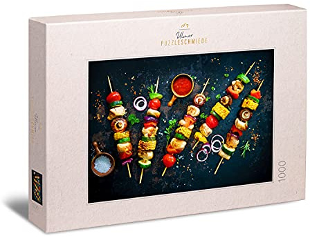 Ulmer Puzzleschmiede - Puzzle „Buntes Barbecue“ – modernes Puzzle mit 1000 Teilen aus dem Trend-Bereich Essen & Food-Fotografie - gekonnt inszeniertes Bild bunter Grill-Spieße auf schwarzer Platte