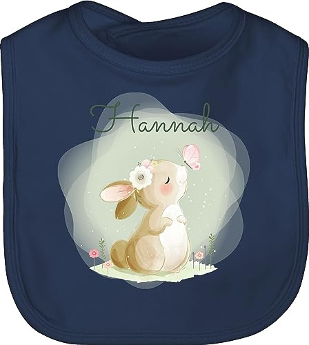 Geschenk mit Namen personalisiert by Shirtracer - Baby Lätzchen - Süßer Hase mit Name personalisiert I Hasen Geschenk Bunny I Rabbit I Kaninchen