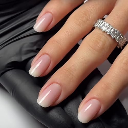 24 Stück Künstliche Fingernägel zum Aufkleben Kurz Quadratisch mit Nude-Pink Verlauf-Design, Wiederverwendbare Hochglanz Acryl Nägel Set inkl. Nagelkleber und Feile