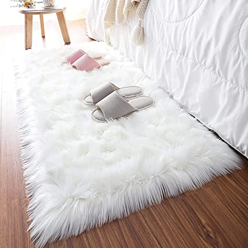 HEQUN Tappeto in Pecora Artificiale Morbido e Soffice, Pelliccia di Agnello Imitazione, Tappeto Longhair, Effetto Pelliccia, Divano Letto, 50 x 150CM, Bianco