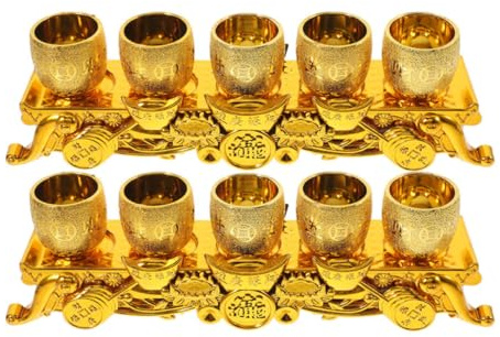 HAPINARY 2 Set Golden Plastic Chalice Cup Set for Devotees with Elegant Design, Delicately Crafted for Family Worship Areas and Rituals, Enhancing Solemn Atmosphere with Versatile