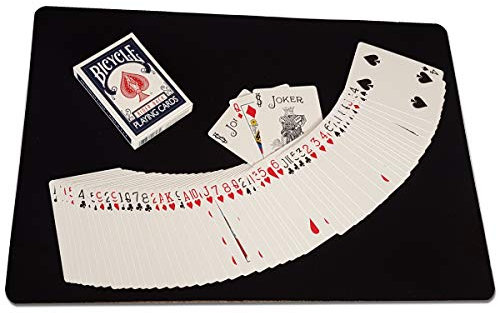 ProTriXX ZAUBERMATTE in Schwarz + Bicycle Deck + 3 KARTENTRICKS die jeden verblüffen, Close-Up Pad für Zaubertricks, Tisch-Unterlage Karten, Micro-Unterlage, Unterlege-Matte