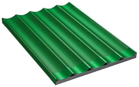 Teglia per Pizza | Cottura Pizza, Pane, Biscotti e altri Panificati | Non Arrugginisce in Freezer o in Cella Frigo | Alta conducibilità termica|SENO & SENO (Baguette, alluminio forato, cm.53x32,5x3,8)