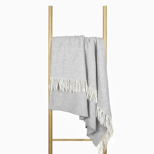 Merino Wolldecke 140x200 – Weiche Merino Decke mit 10% Kaschmir – Luxuriöse Schafwolldecke mit Tasseln – Warme Wolldecke für Sofa, Bett & Outdoor – Stylish Weiche Kuscheldecke - Nostra Wolldecken