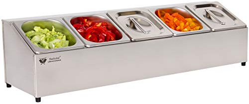 Beeketal 'BGN-5' Edelstahl GN Aufsatzboard für 5 Gastronorm Behälter (einreihig), Gastro Zutatenbehälter inkl. 5 Stück (GN) 1/6 Behälter mit Deckel, abgeschrägtes Gestell mit Anti-Rutsch Füßen