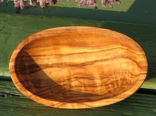 Figura Santa B-Ware: Ovale Schale LIDO - aus Olivenholz. Mit sehr schöner Maserung und vegetabilem Öl eingelassen. Jede Schale ist ein Unikat. Circa 12 x 7,5 cm.