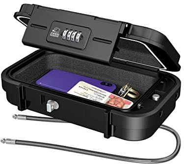 BASI | Mobiler Safe | Tragbare Sicherheitsbox mit Zahlenschloss | 4-stellige Zahlenkombination | abnehmbares Sicherungskabel | Mini-Tresor mit Drahtseil | L24 x B14 x H5,8 cm | IPX5 Wasserschutz