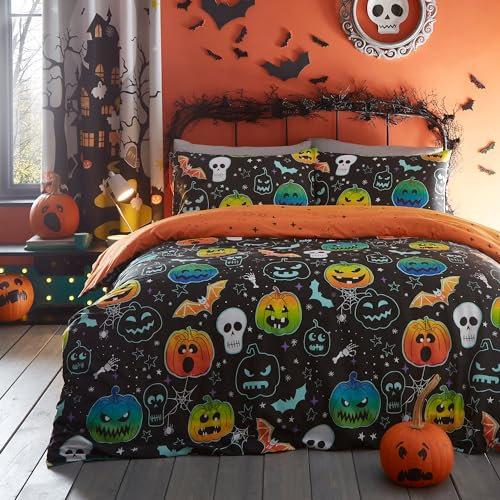Bedlam Copriletto Halloween Zucche e Teschi Matrimoniale (200 x 200cm) - Reversibile (2 Design) - Copriletto Luminoso al Buio - Scheletri e Pipistrelli - Decorazioni Halloween