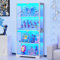 BROTTAR Vitrine mit LED Beleuchtung und Glastüren, Pop-up-Design, Vitrinenschrank mit Intelligente Sensorik, 4-Lagen Glasvitrine Weiß für Wohnzimmer Schlafzimmer Büro Sammlervitrine, Weiß